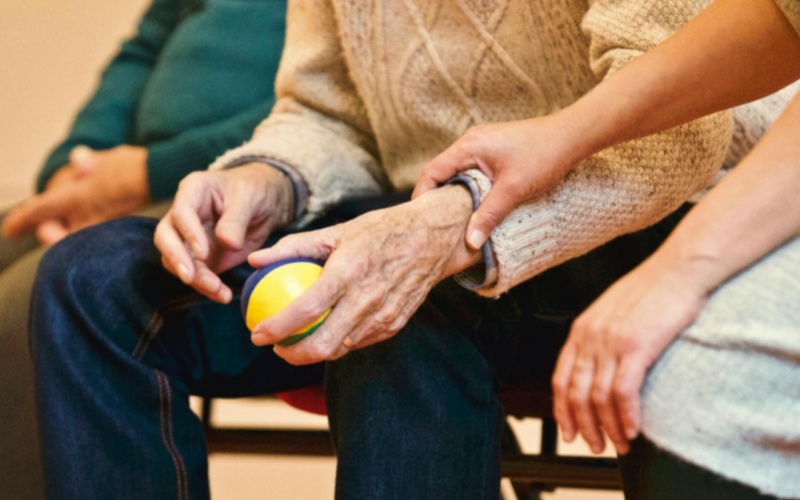 【莱沃医疗：知识分享】重阳节，给长辈们一份不一样的健康关怀